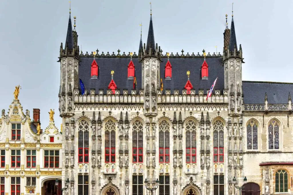 De 13 beste bezienswaardigheden in Brugge 8 Stadhuis, bezienswaardigheid in Brugge
