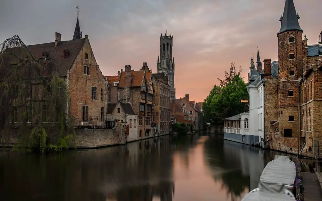 De 13 beste bezienswaardigheden in Brugge 6 Rozenhoedkaai, bezienswaardigheid in Brugge