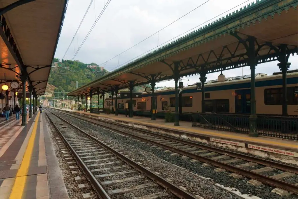 De mooiste bezienswaardigheden van Sicilië! 6 treinstation Sicilië