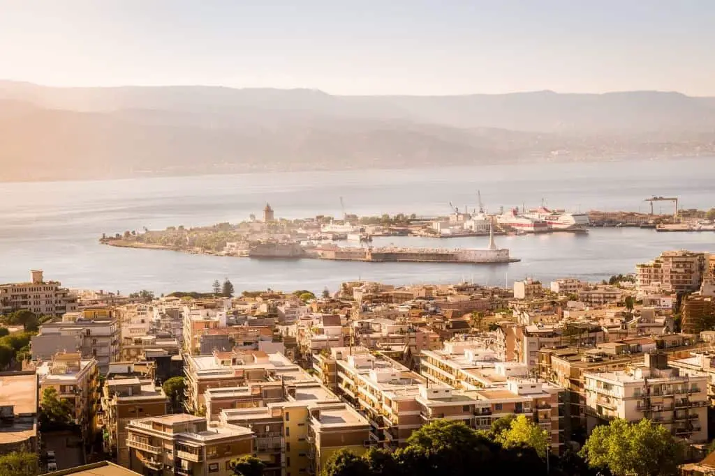 De mooiste bezienswaardigheden van Sicilië! 14 De kustplaats messina
