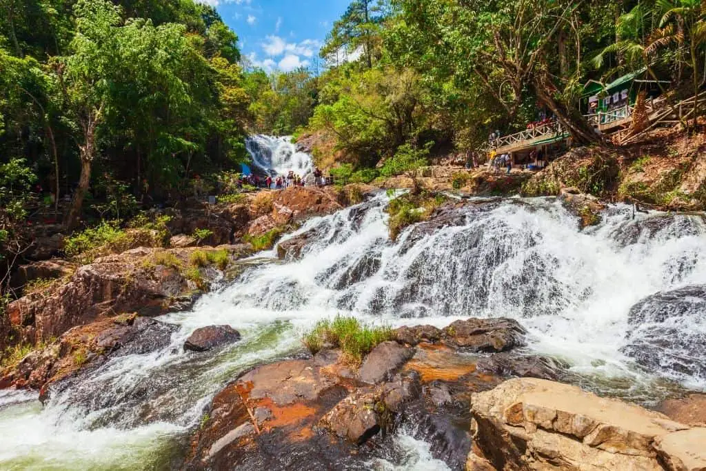 Top 11 bezienswaardigheden van DaLat in Vietnam 11 Mooie bezienswaardigheid in Da lat, wandel naar de datanla watervallen
