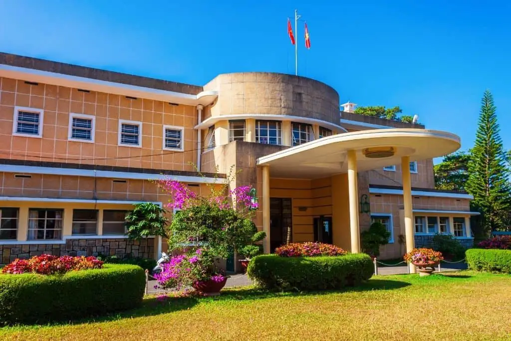 Top 11 bezienswaardigheden van DaLat in Vietnam 6 Het keizerlijke zomerpaleis Bao Dai Dalat