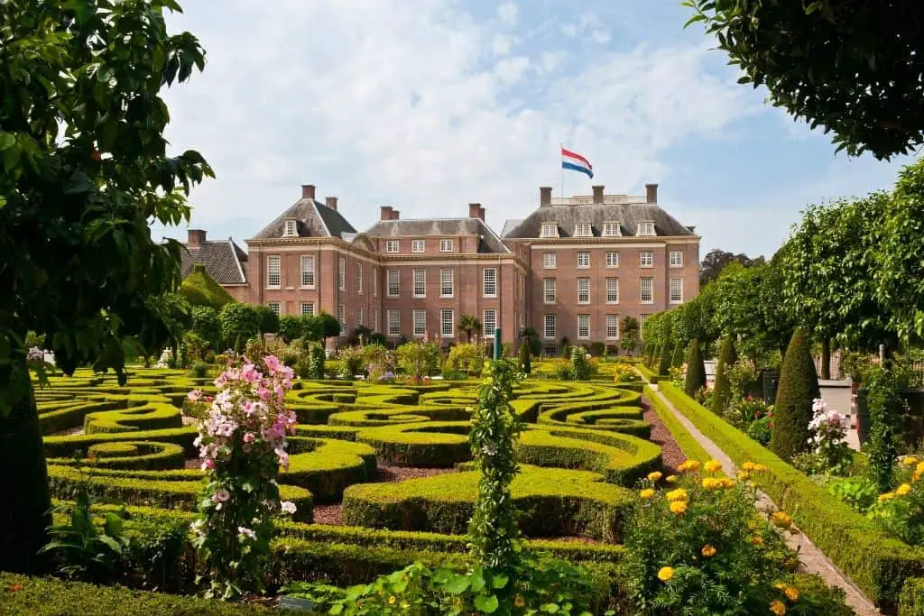 Kamperen op de Veluwe? 13 bezienswaardigheden op een rij! 6 Paleis het Loo in apeldoorn
