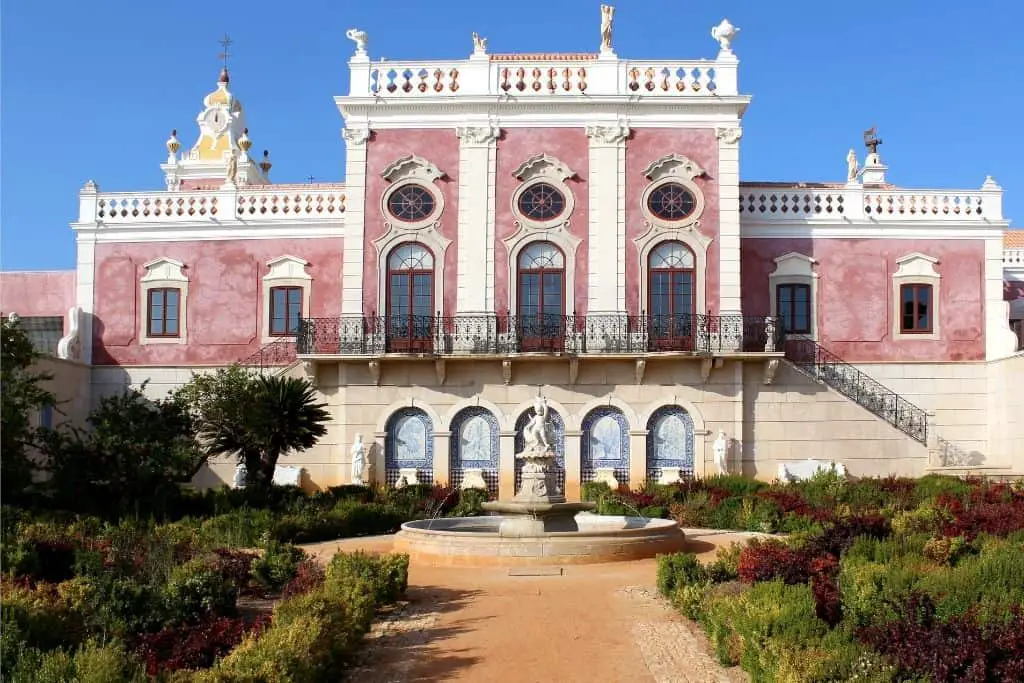 Bezienswaardigheden & tips voor je Faro vakantie! 15 Het roze kasteel in Estoi