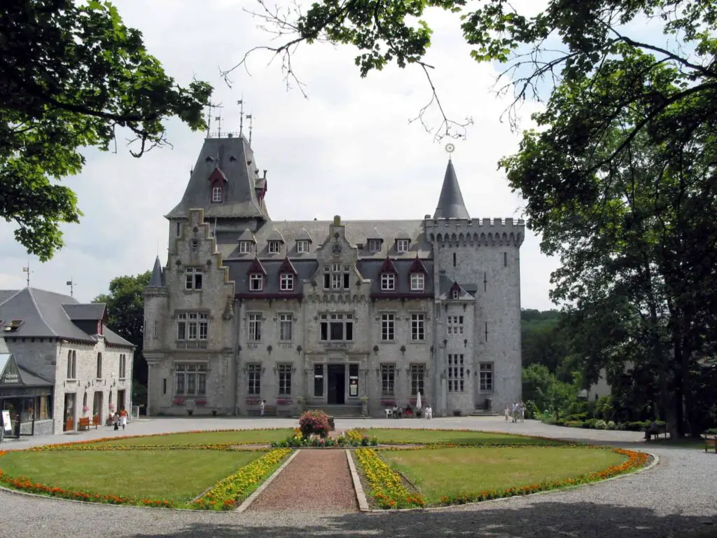 Durbuy, één van ’s werelds kleinste steden met veel bezienswaardigheden! 9 kasteel Château de Petit Somme