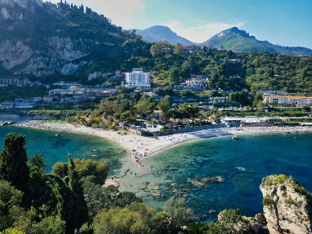 De mooiste bezienswaardigheden van Sicilië! 17 Het strand van Taormina