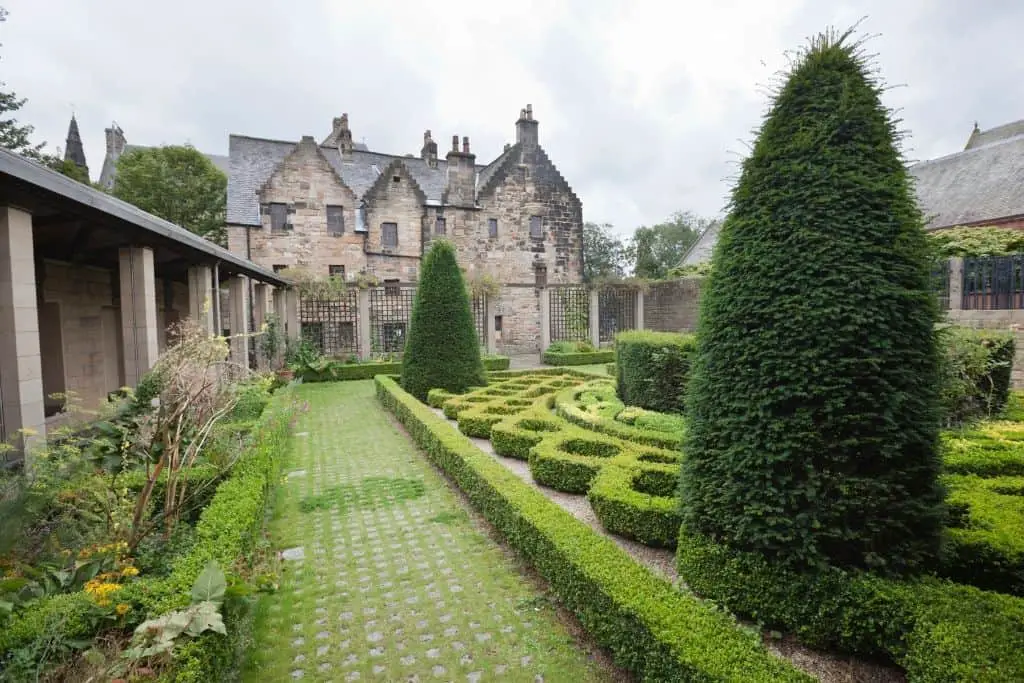 Bezienswaardigheden Glasgow - verrassend leuke bestemming voor een citytrip 8 bezienswaardigheid glascow The Provand's Lordship of Glasgow