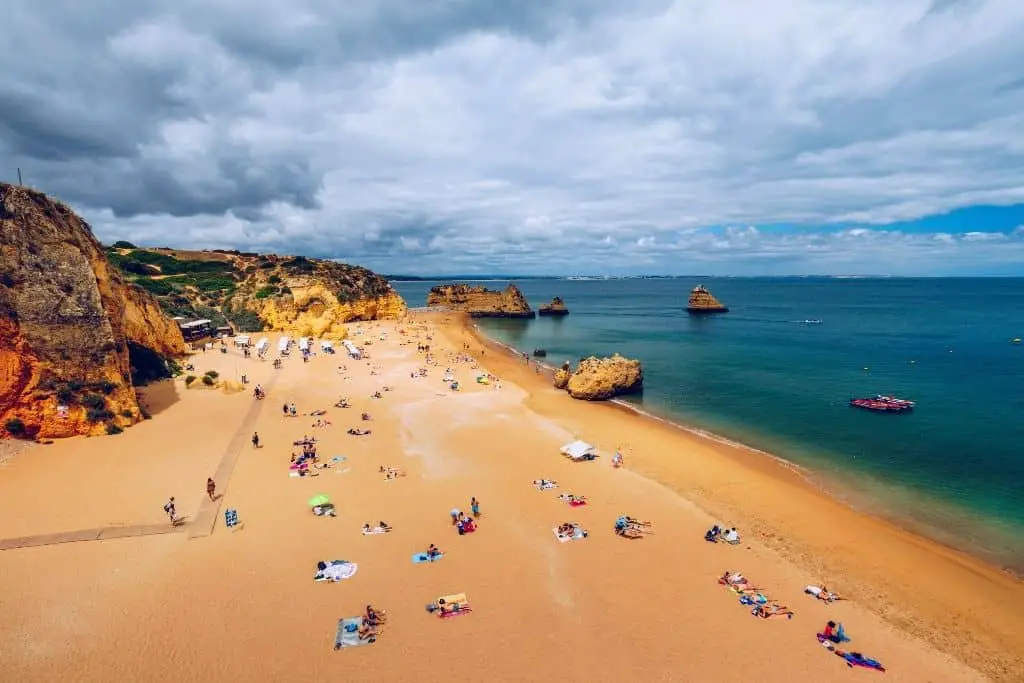 Stranden portugal - De 10 mooiste op een rijtje! 1 Mooiste stranden van Portugal Praia Dona Ana