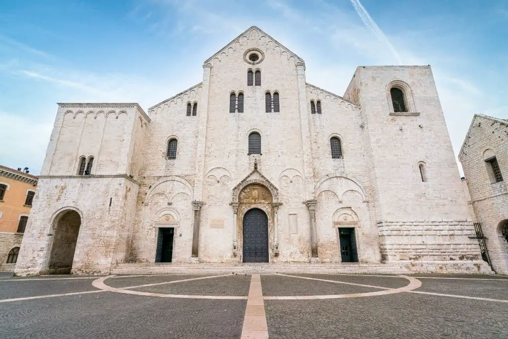 Bari, alle 16 bezienswaardigheden op een rij! 5 Bezienswaardigheden bari: Basilica di San Nicola