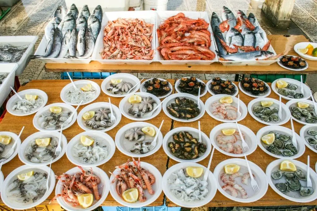 Bari, alle 16 bezienswaardigheden op een rij! 10 Verse vis eten in Bari, Italie
