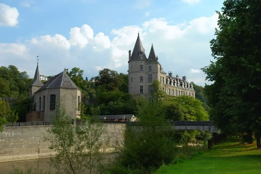 Durbuy, één van ’s werelds kleinste steden met veel bezienswaardigheden! 8 kasteel van Durbuy