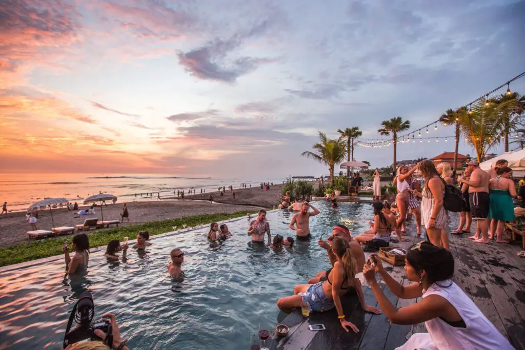 Canggu, Bali: De volledige gids! 21 Finn's beach club canggu