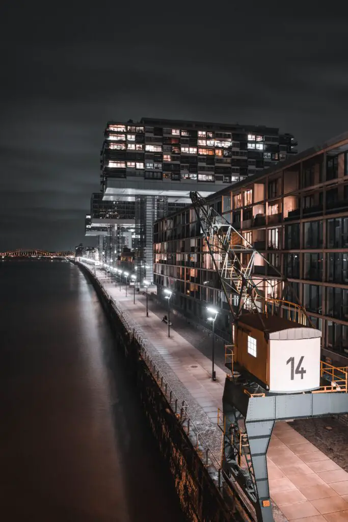 Bezoek de historische stad Keulen 18 Rheinauhafen
