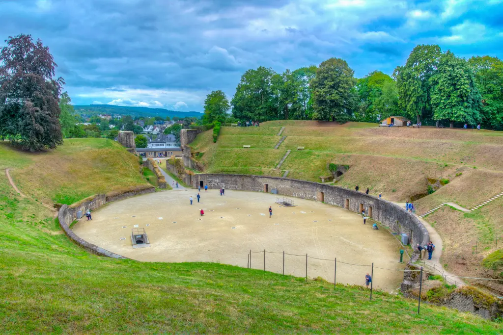 Bezoek de stad Trier in het Moezeldal 8 amfitheater