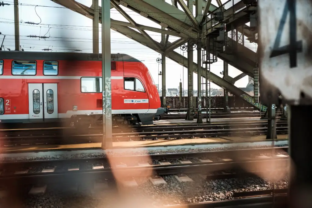 Bezoek de historische stad Keulen 23 naar keulen reizen met de trein